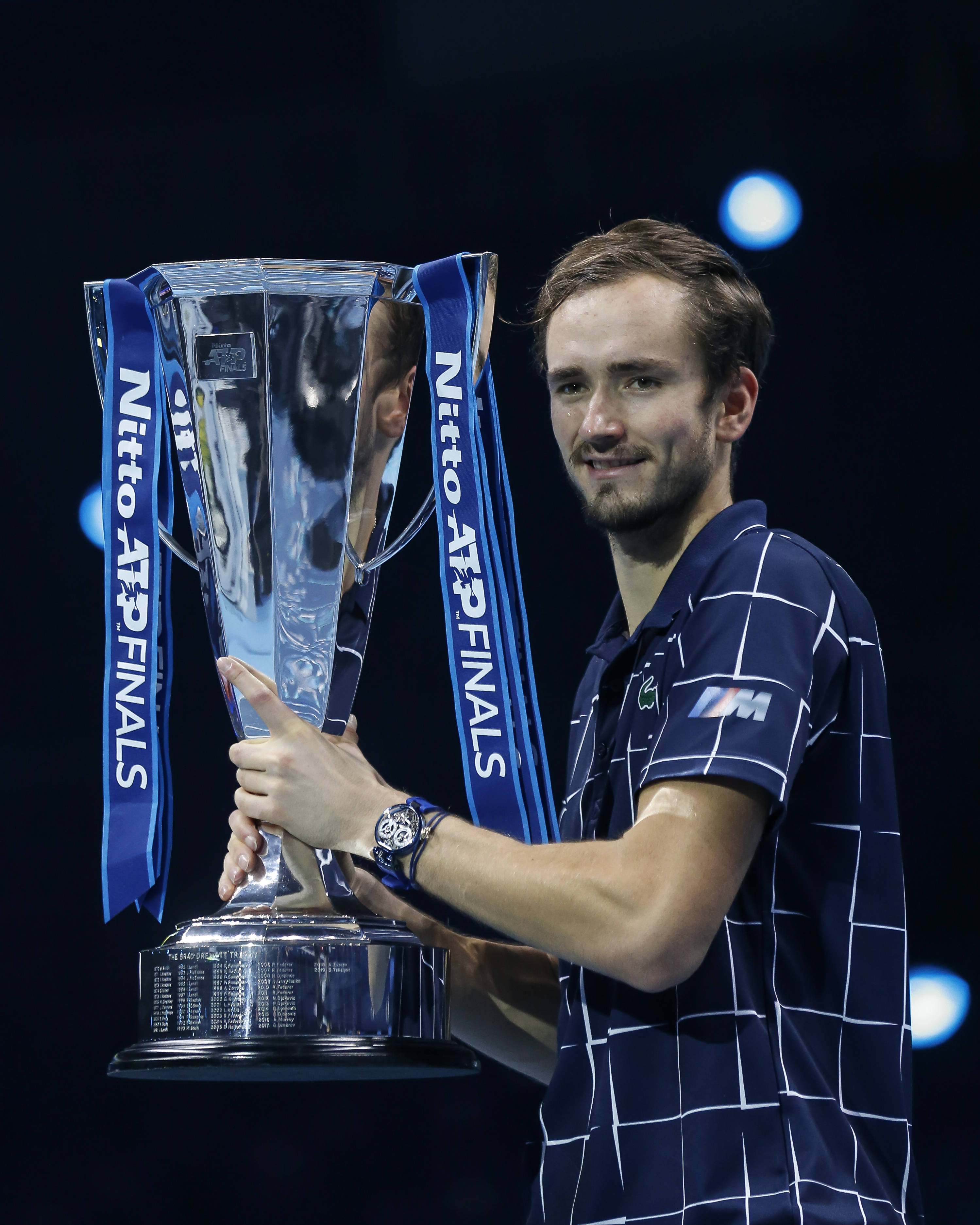 意大利网球队力克法国网球队,梅德韦杰夫打破历史纪录的简单介绍 意大利网球队力克法国网球队,梅德韦杰夫打破历史纪录的简单介绍