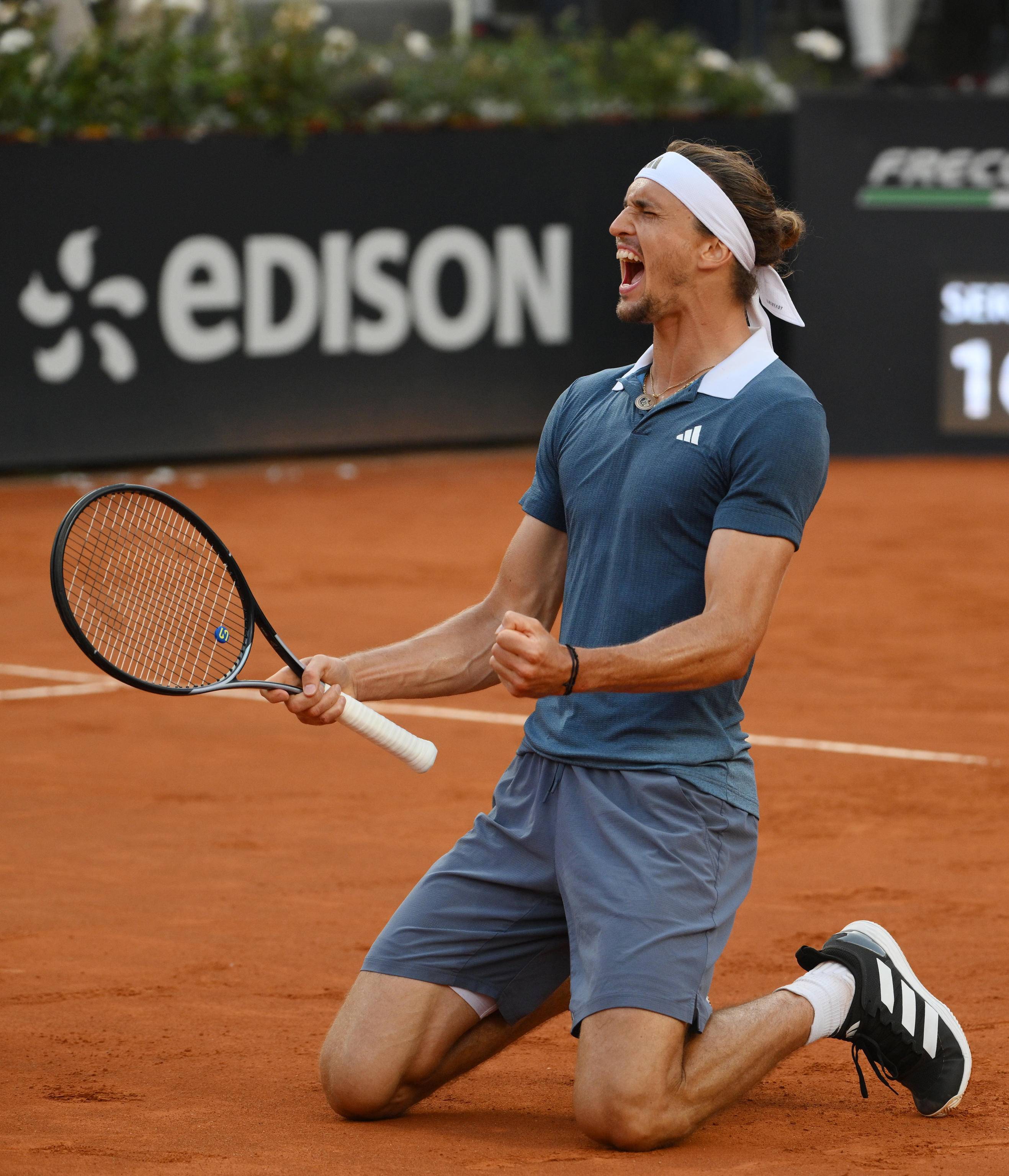 美国网球队翻盘欧洲网球队，兹维列夫送出助攻的简单介绍