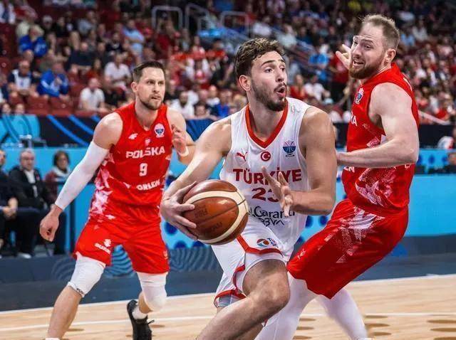 土耳其男篮血洗希腊男篮,布拉德利关键制胜 土耳其男篮血洗希腊男篮,布拉德利关键制胜