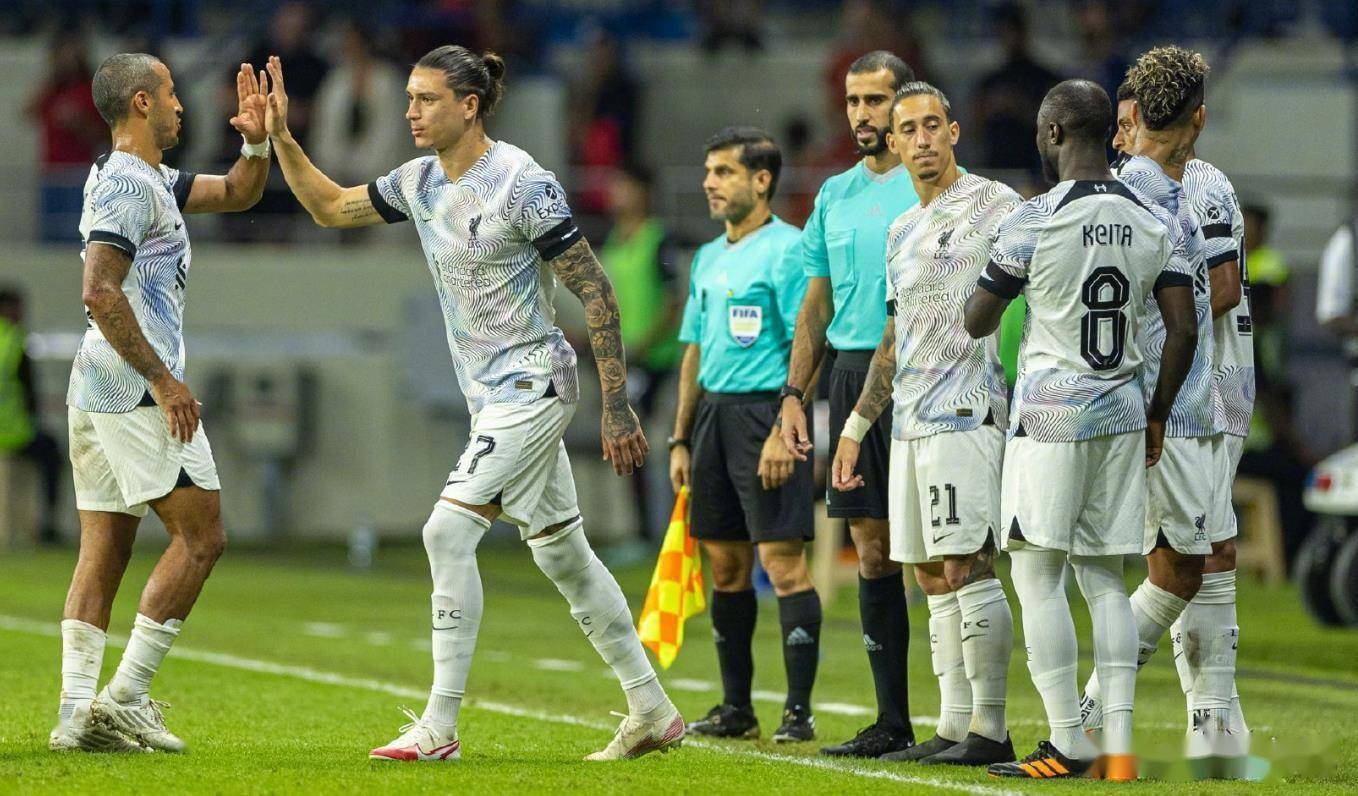 包含乌拉圭鏖战AC米兰，阿拉巴爆发神勇的词条