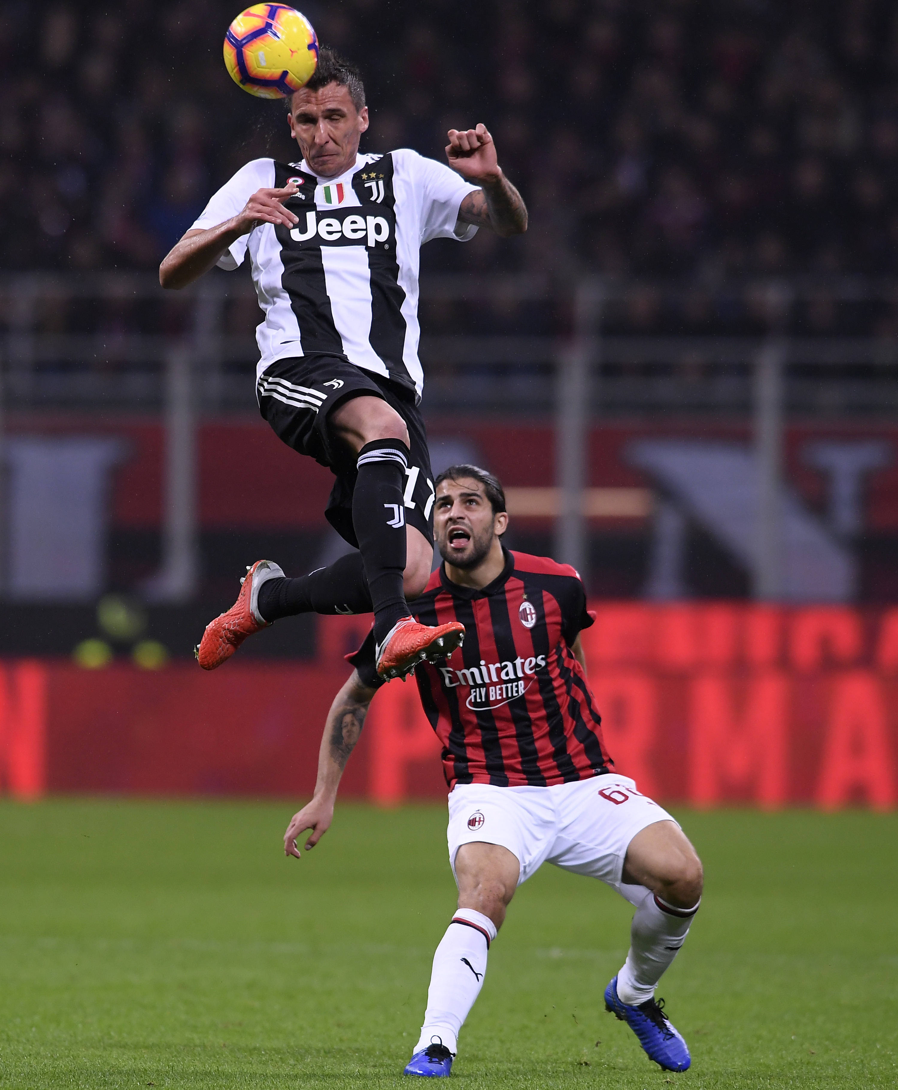 包含乌拉圭鏖战AC米兰，阿拉巴爆发神勇的词条