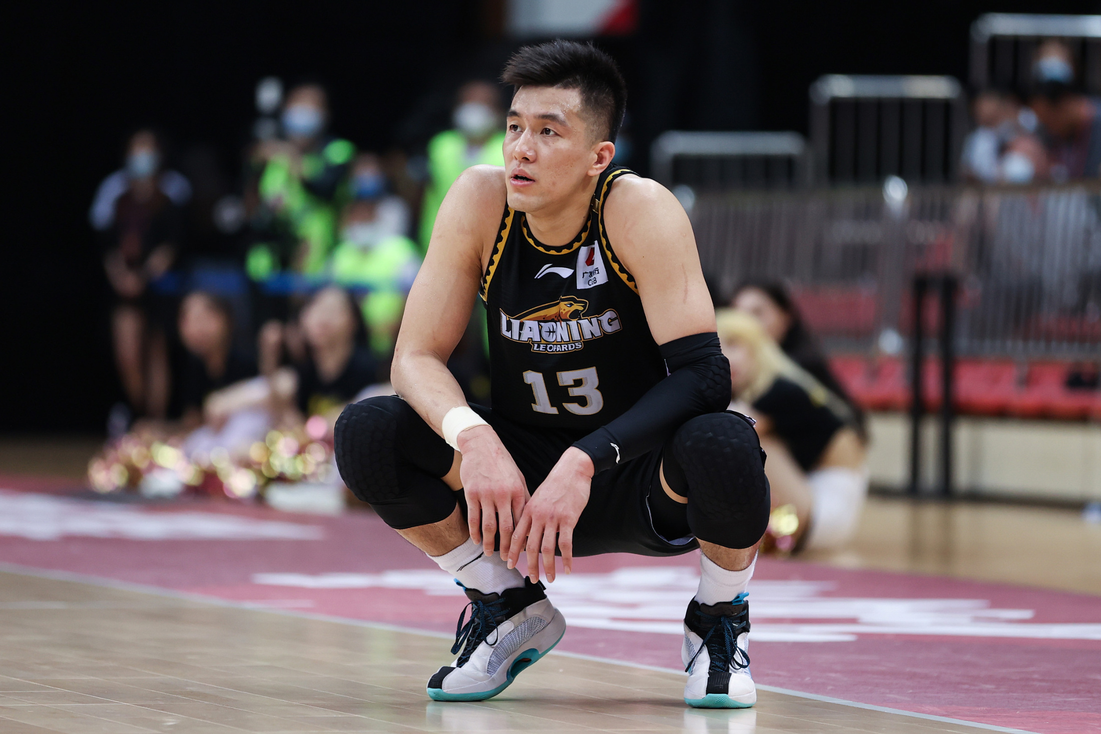 猛龙翻盘福建队，郭艾伦点燃赛场