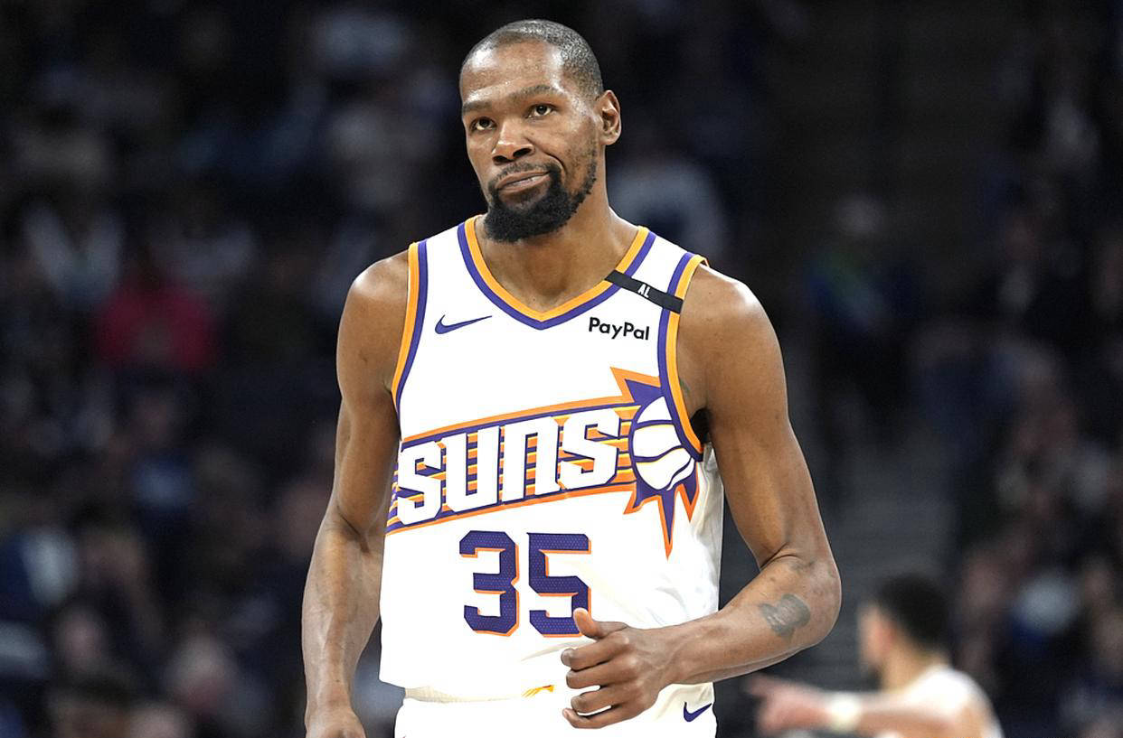 尼克斯横扫青岛队，字母哥高光表现