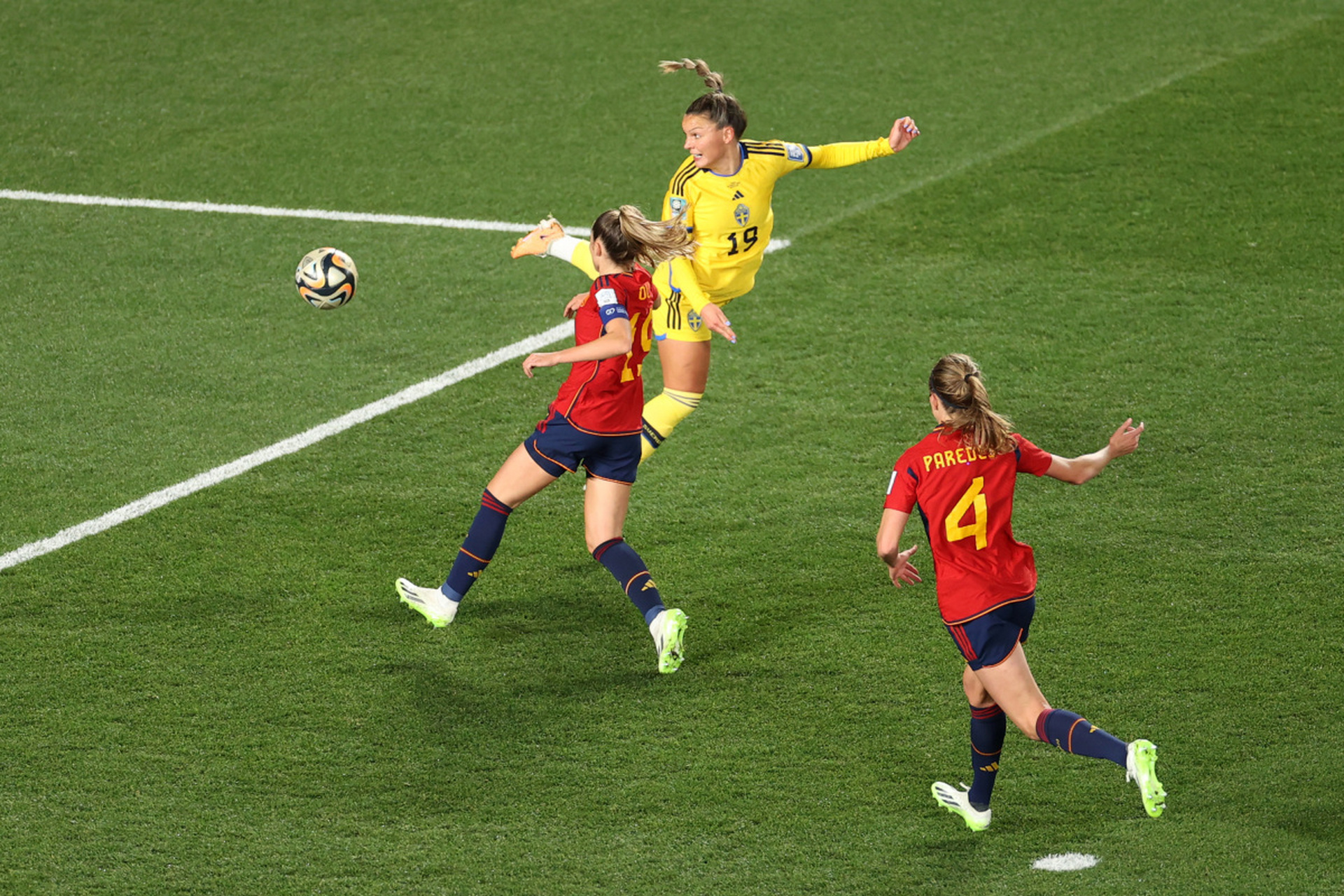 欧洲女足挺进决赛，展现实力