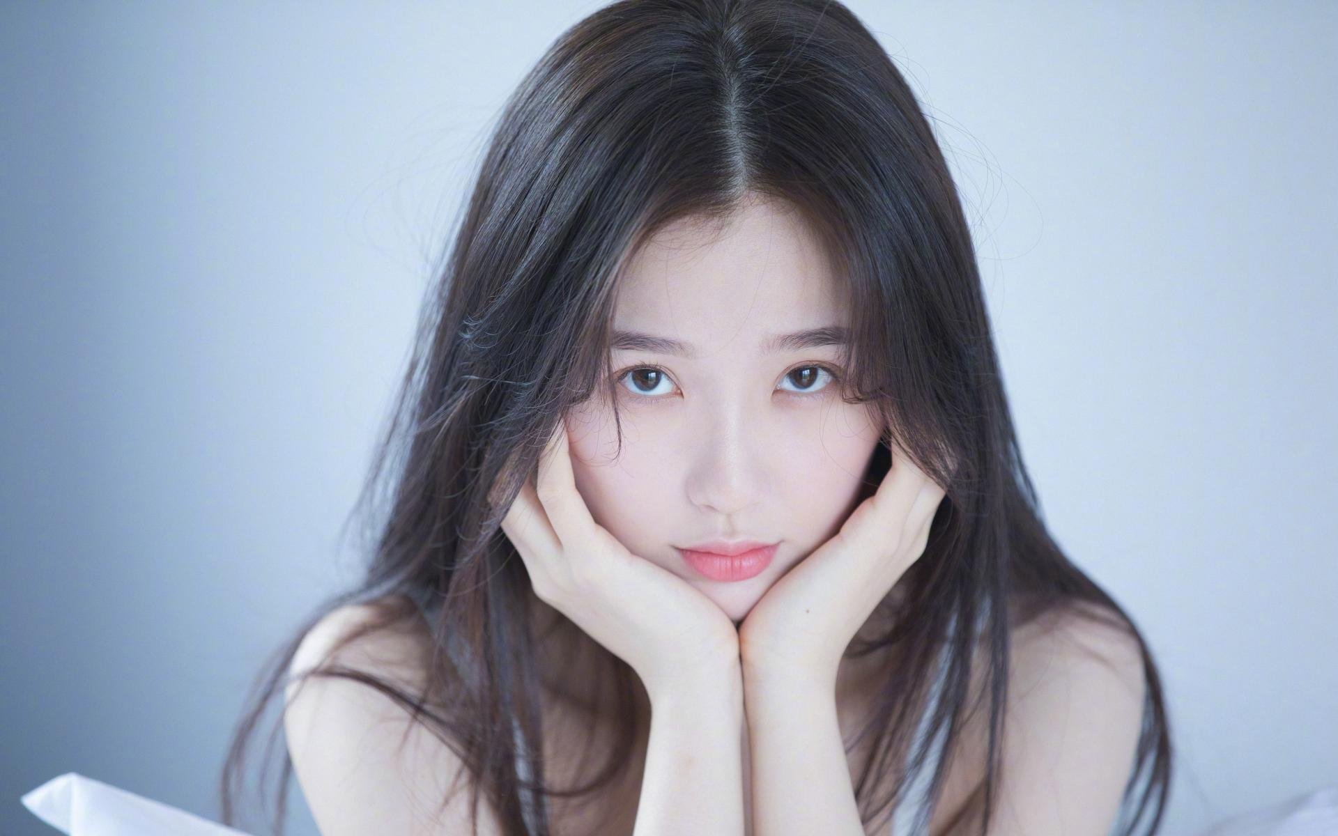 逆流者,当红与蓝的赛车哲学撕开赛道,维斯塔潘何以扛起一支车队?