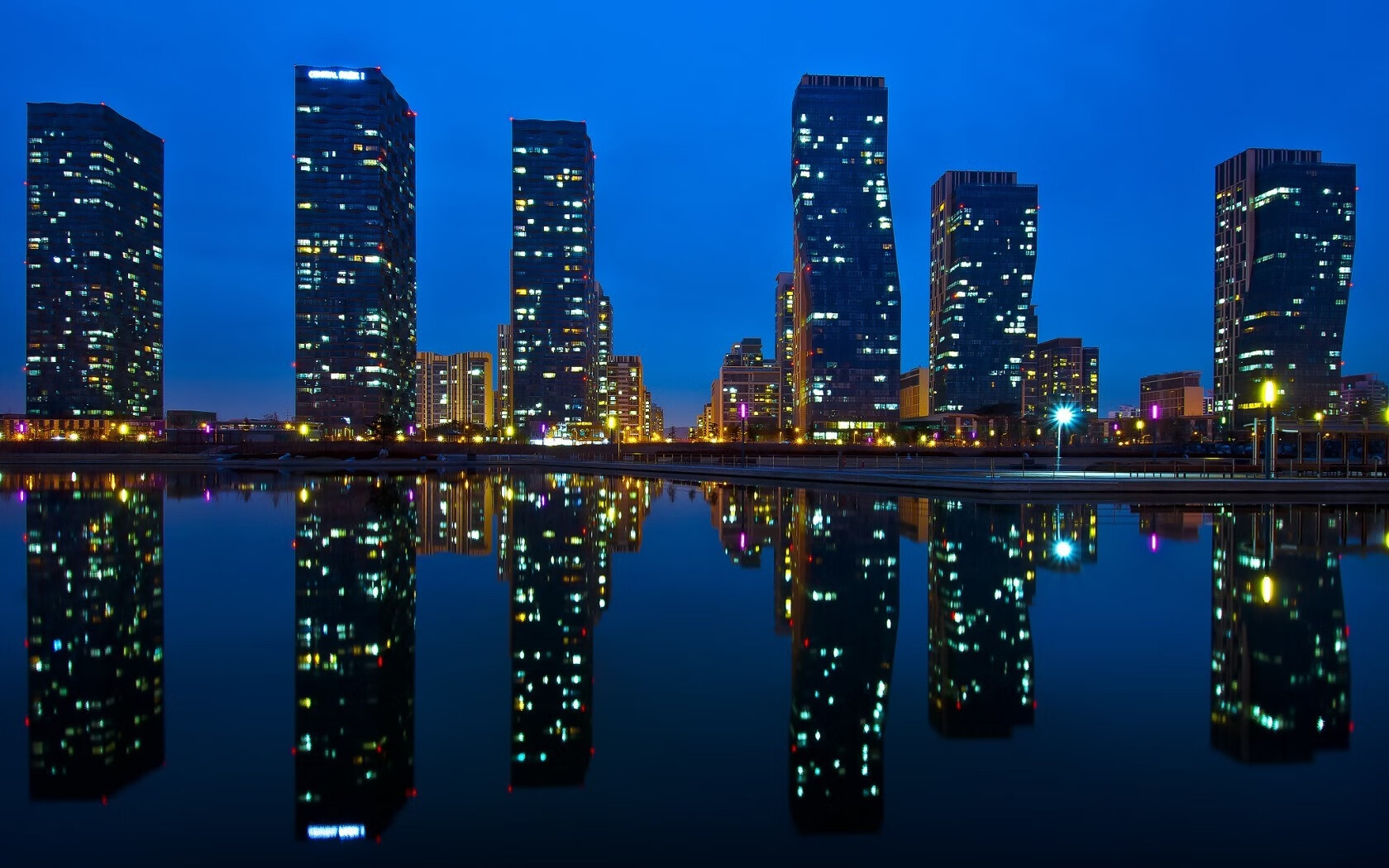 孤岛上的灯塔,斯通斯爆发如星辰,却照见国际米兰的压制性美学