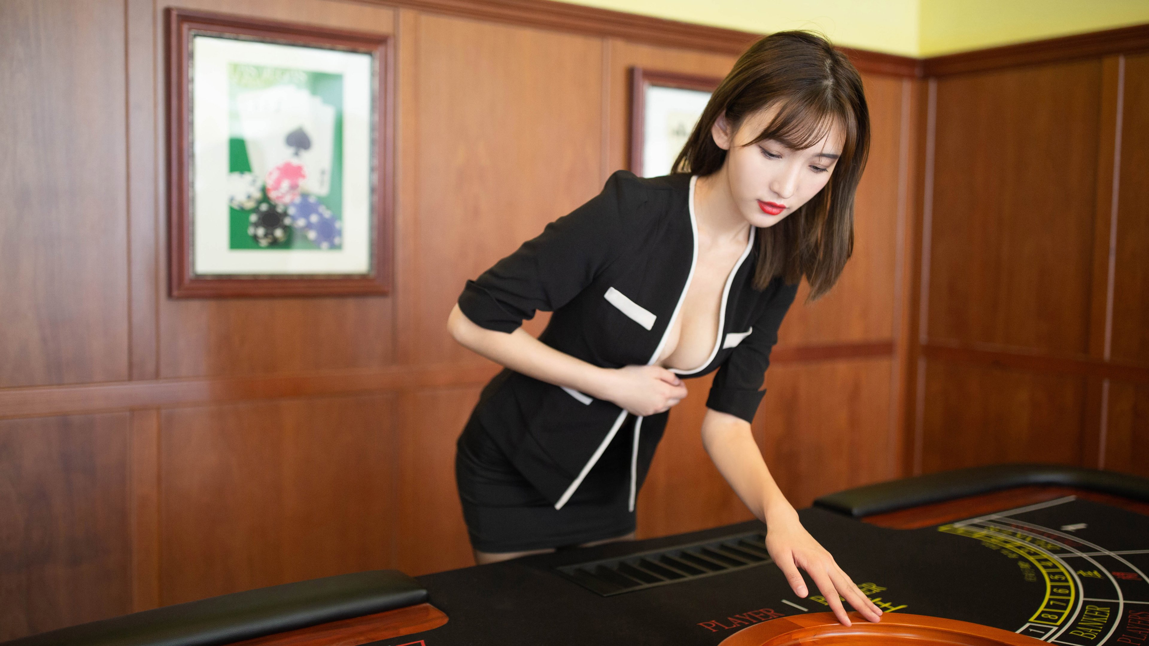 北非沙漠的怒吼，对阵冰岛之夜，特奥如何独自扛起一个国家的黎明