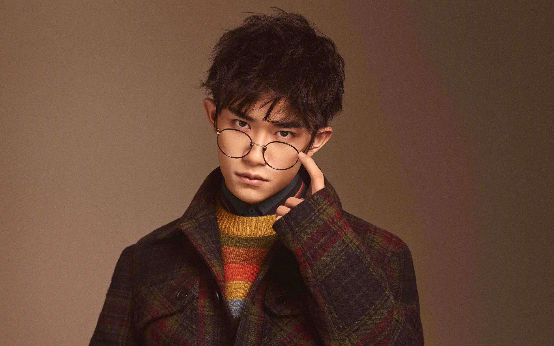 黄色潜水艇的群体艺术，与伯纳乌的独奏家