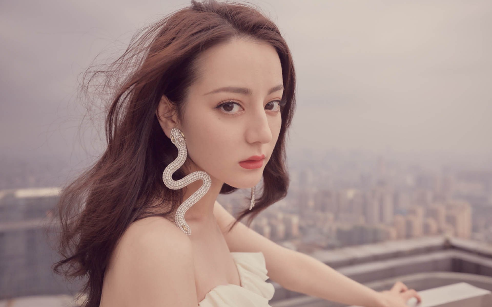 中场的沉默与呐喊，托纳利主宰之夜，喀麦隆用钢铁意志碾碎日本幻想